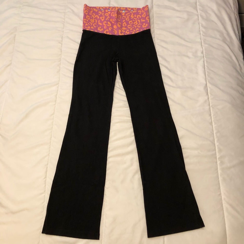 Victoria’s Secret PINK Foldover Cheetah Yoga Pants